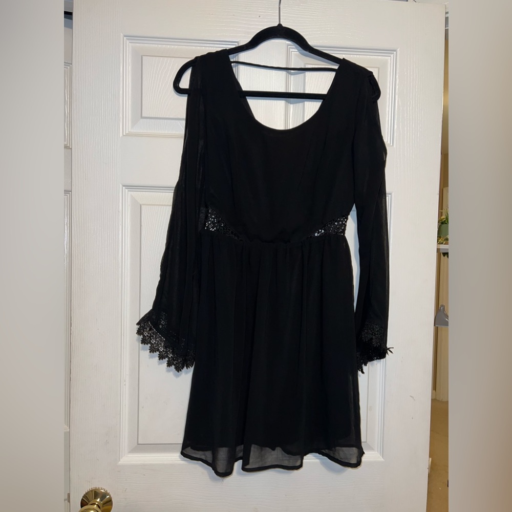 Doe & Rae women’s Fairy Lace Witchy Cutouts Lace Slit black dress Size Small EUC